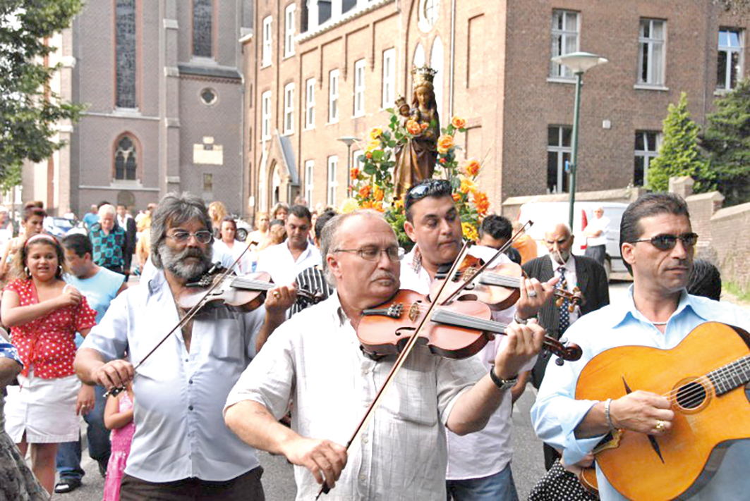 Sinti-pocessie in Roermond